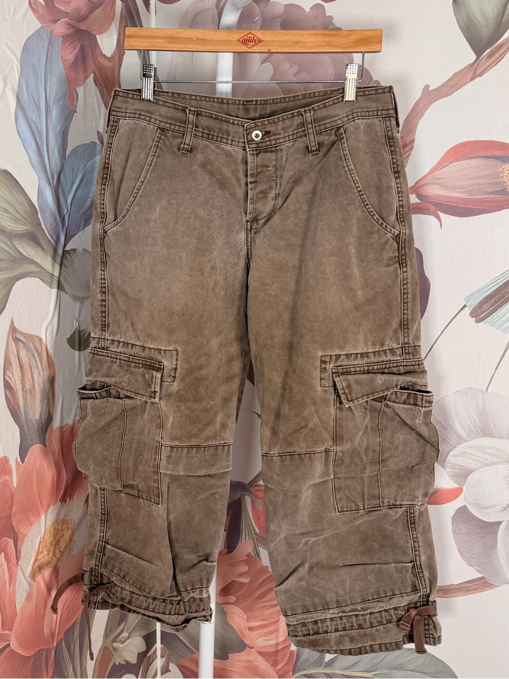 Sundance Taupe Brown Low-rise Cotton Cargo Capris - Size 8